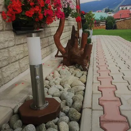 アパート Rejdovian